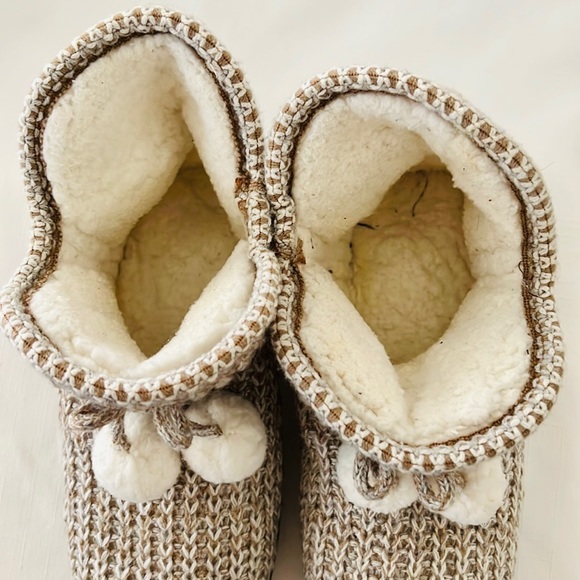 Muk Luks~Original / Slipper Bootie / Host Pick - Picture 9 of 15